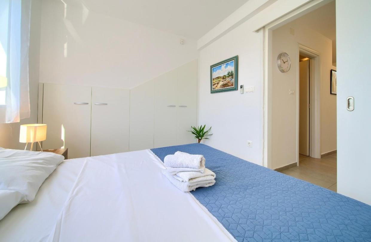 Apartment Sasso Bianco With The Private Pool Njivice Eksteriør bilde