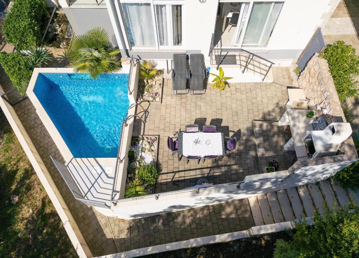 Apartment Sasso Bianco With The Private Pool Njivice Eksteriør bilde